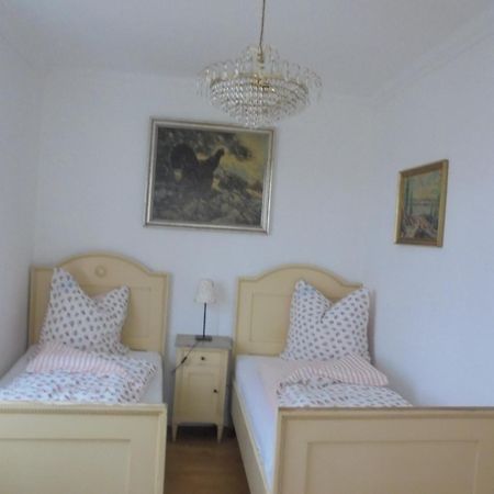 Apartmenthaus Am Schlosspark Schkopau Екстер'єр фото